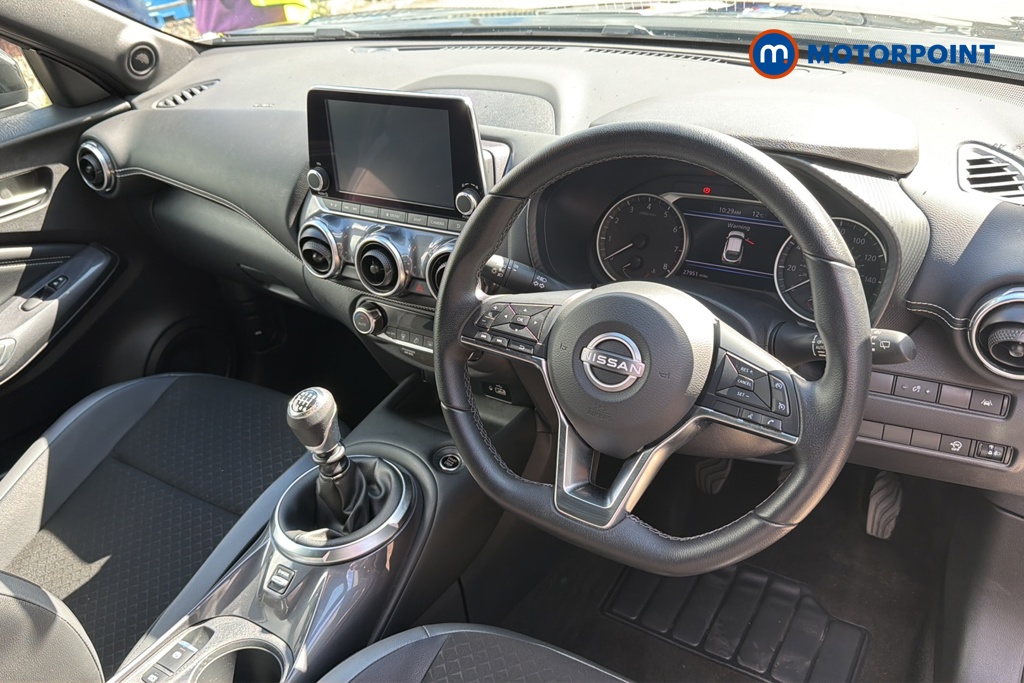 Nissan Juke N-Connecta Manual Petrol SUV - Stock Number (1648807) - 1st supplementary image