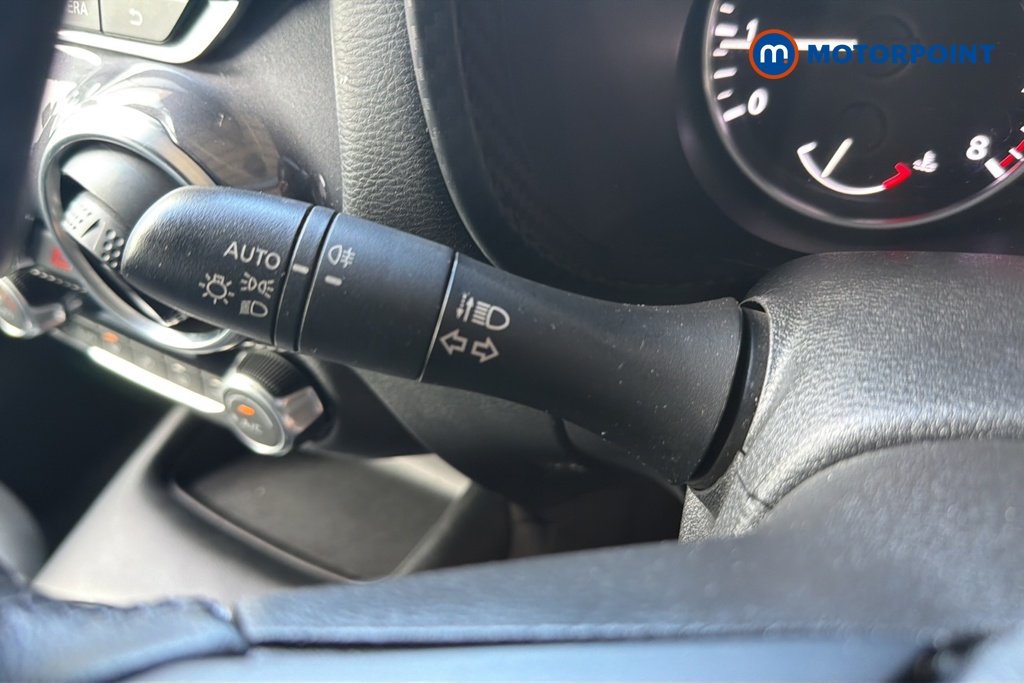 Nissan Juke N-Connecta Manual Petrol SUV - Stock Number (1649533) - 5th supplementary image
