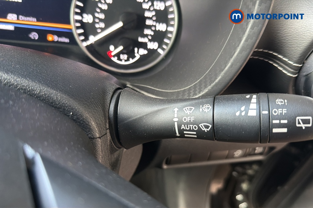 Nissan Juke N-Connecta Manual Petrol SUV - Stock Number (1649533) - 6th supplementary image