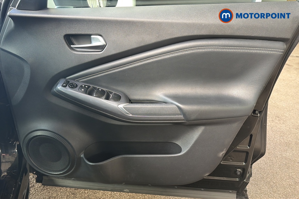 Nissan Juke N-Connecta Manual Petrol SUV - Stock Number (1649533) - 18th supplementary image