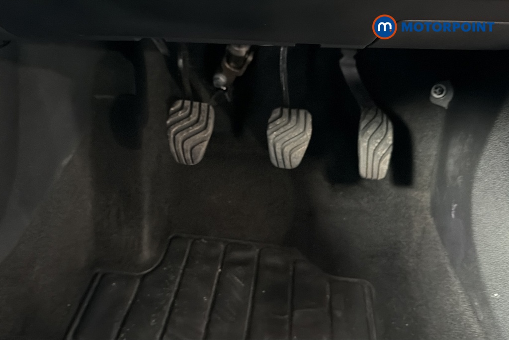 Nissan Juke N-Connecta Manual Petrol SUV - Stock Number (1649533) - 24th supplementary image