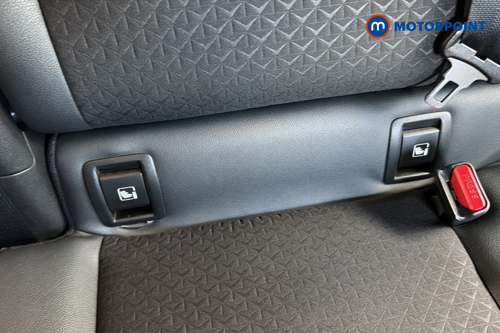 Nissan Juke N-Connecta Manual Petrol SUV - Stock Number (1649533) - 27th supplementary image
