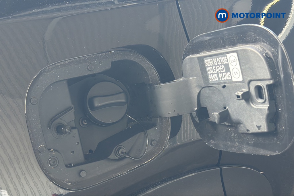 Nissan Juke N-Connecta Manual Petrol SUV - Stock Number (1649533) - 41st supplementary image