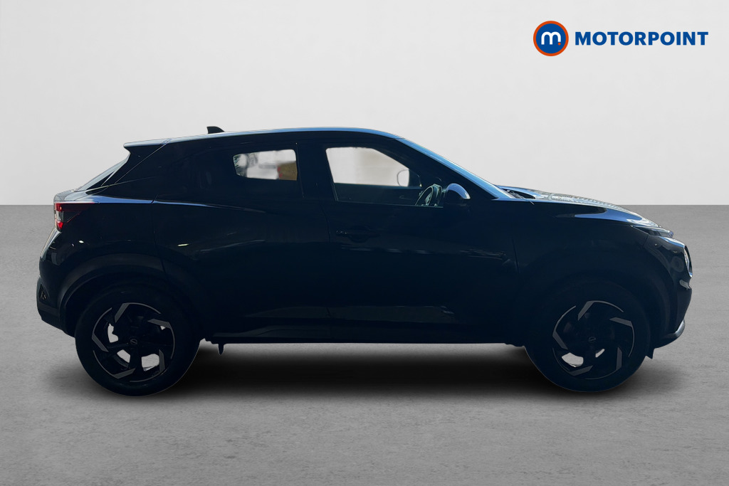 Nissan Juke N-Connecta Manual Petrol SUV - Stock Number (1649533) - Passenger side