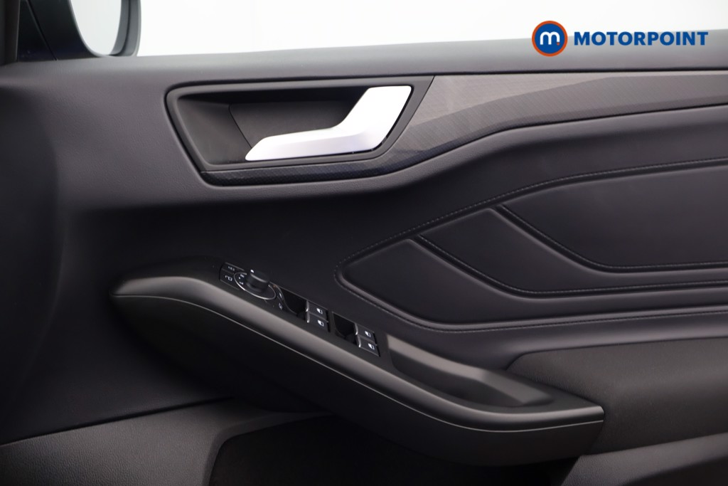 Ford Focus St-Line Manual Petrol Hatchback - Stock Number (1649696) - 9th supplementary image