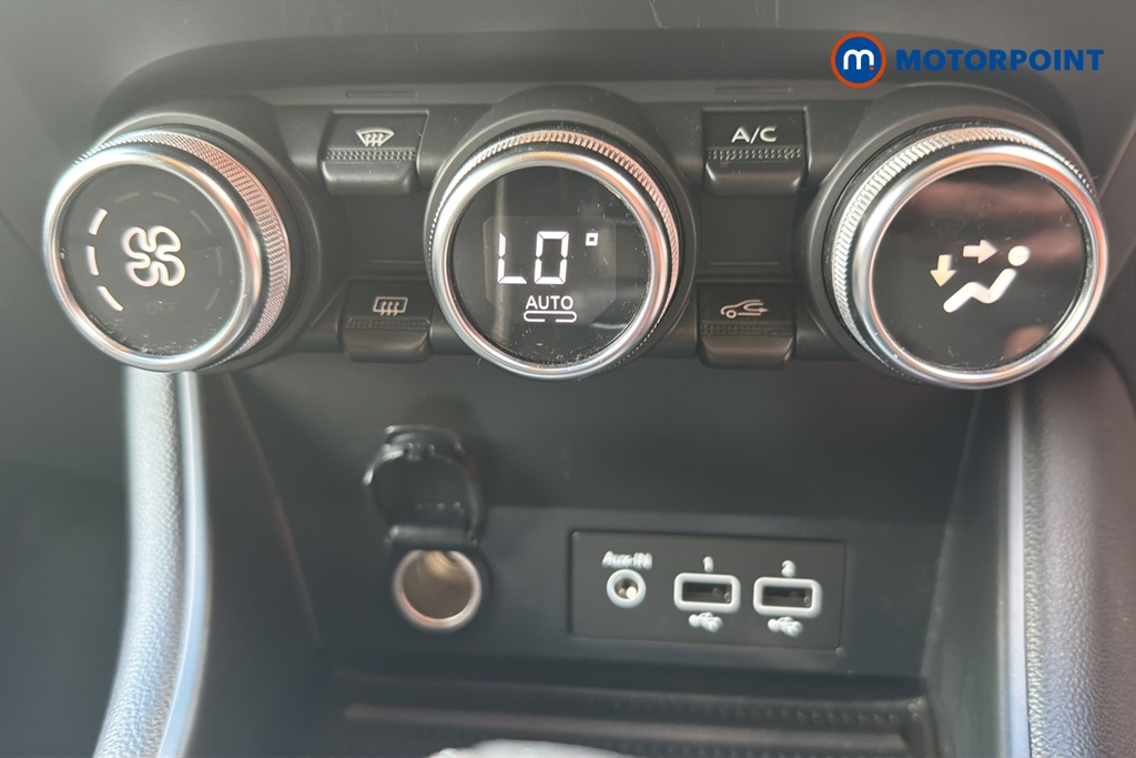 Renault Captur S Edition Automatic Petrol SUV - Stock Number (1649971) - 12th supplementary image