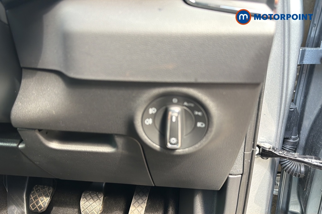 Skoda Karoq Se L Manual Petrol SUV - Stock Number (1650089) - 11th supplementary image