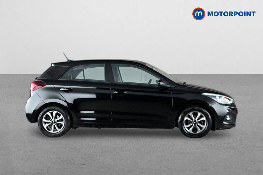 Hyundai I20 SE Manual Petrol Hatchback - Stock Number (1650116) - Drivers side