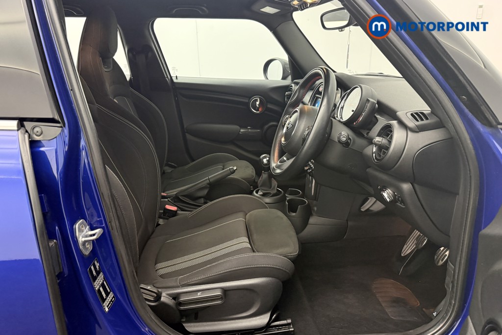 Mini Hatchback Cooper Sport Manual Petrol Hatchback - Stock Number (1650216) - 4th supplementary image