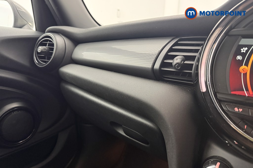 Mini Hatchback Cooper Sport Manual Petrol Hatchback - Stock Number (1650216) - 13th supplementary image