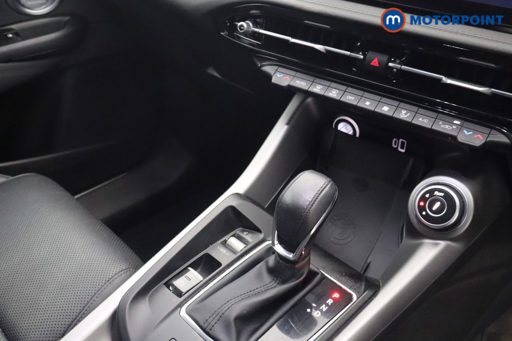 Alfa Romeo Tonale Veloce Automatic Petrol Plug-In Hybrid SUV - Stock Number (1650539) - 4th supplementary image