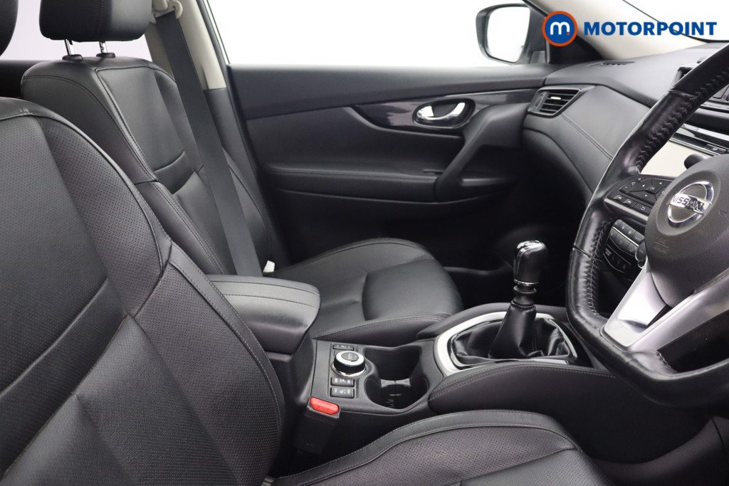 Nissan X-Trail Tekna Manual Diesel SUV - Stock Number (1650541) - 14th supplementary image