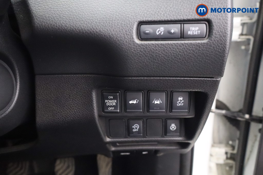 Nissan X-Trail Tekna Manual Diesel SUV - Stock Number (1650541) - 16th supplementary image