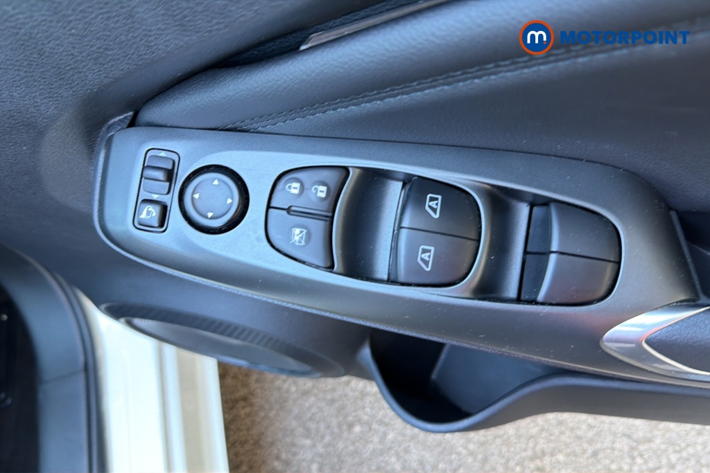 Nissan Juke N-Connecta Automatic Petrol-Electric Hybrid SUV - Stock Number (1650811) - 19th supplementary image