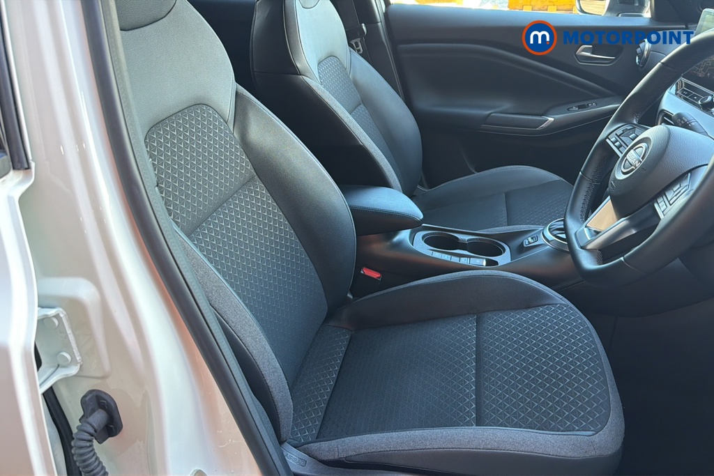 Nissan Juke N-Connecta Automatic Petrol-Electric Hybrid SUV - Stock Number (1650811) - 22nd supplementary image