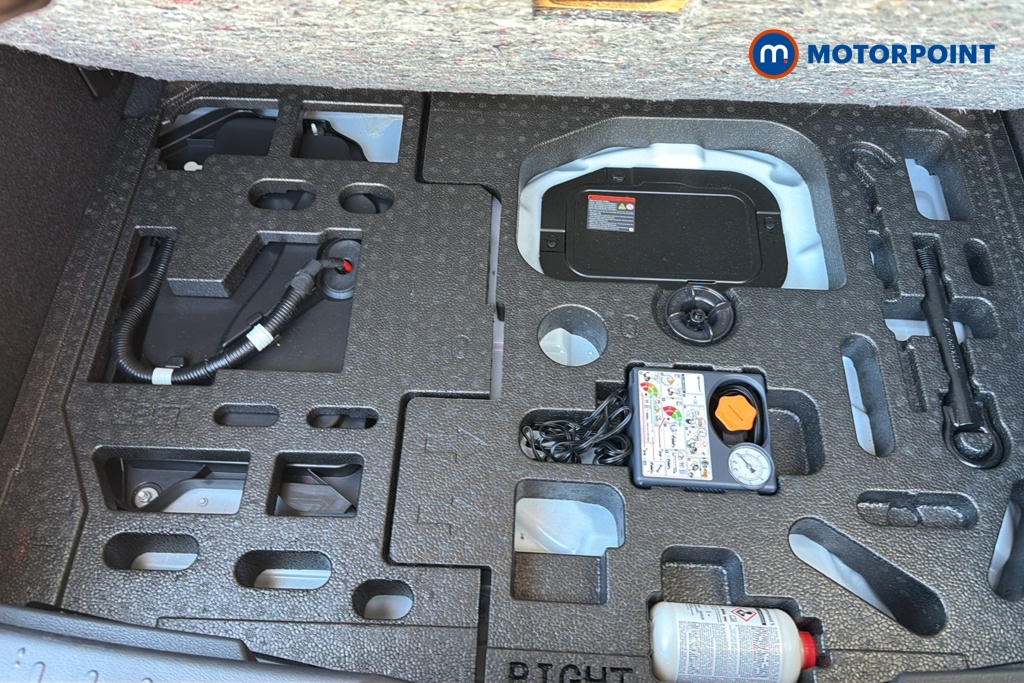 Nissan Juke N-Connecta Automatic Petrol-Electric Hybrid SUV - Stock Number (1650811) - 33rd supplementary image