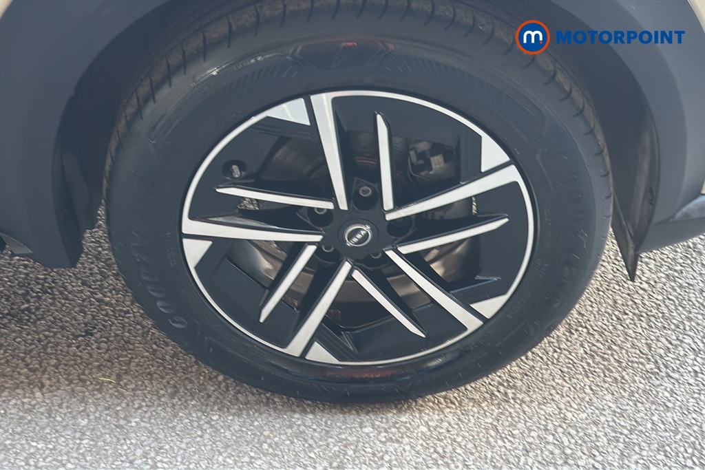 Nissan Juke N-Connecta Automatic Petrol-Electric Hybrid SUV - Stock Number (1650811) - 47th supplementary image