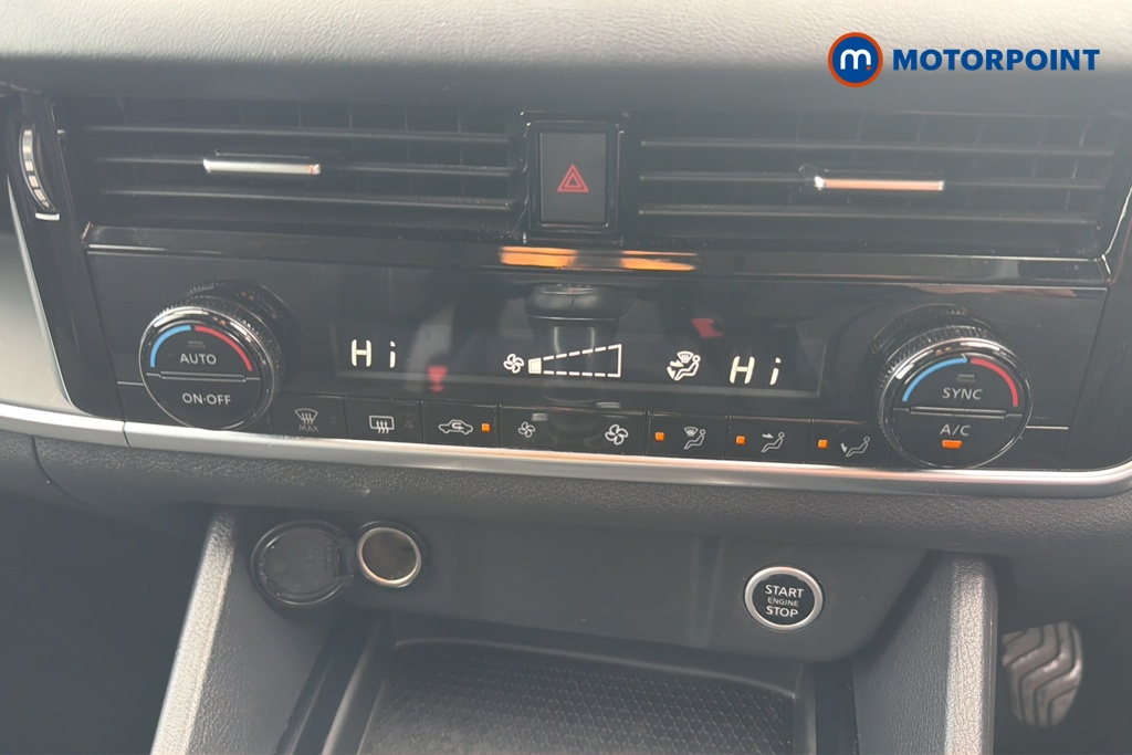Nissan Qashqai Acenta Premium Manual Petrol SUV - Stock Number (1650854) - 12th supplementary image