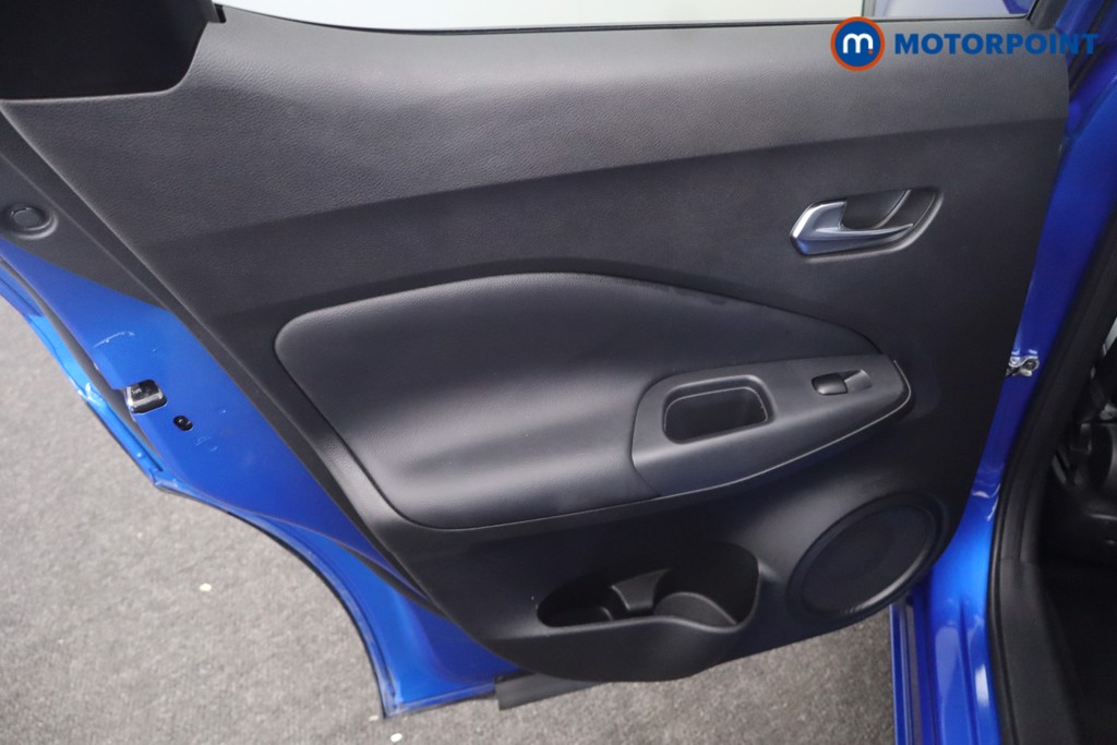 Nissan Juke N-Connecta Manual Petrol SUV - Stock Number (1651276) - 23rd supplementary image