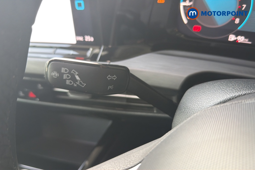 Volkswagen Golf Style Manual Petrol Hatchback - Stock Number (1651843) - 5th supplementary image