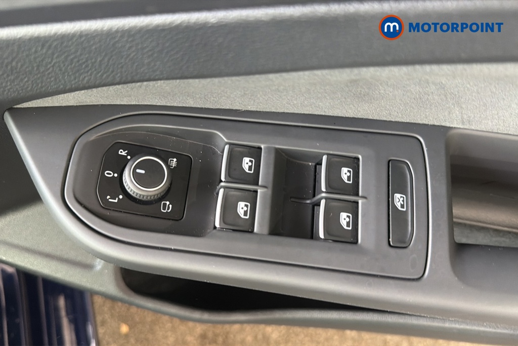 Volkswagen Golf Style Manual Petrol Hatchback - Stock Number (1651843) - 19th supplementary image