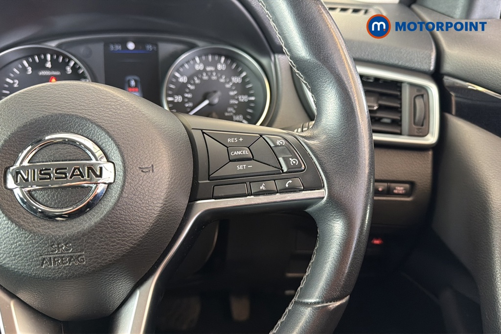 Nissan Qashqai N-Connecta Automatic Petrol SUV - Stock Number (1620646) - 3rd supplementary image