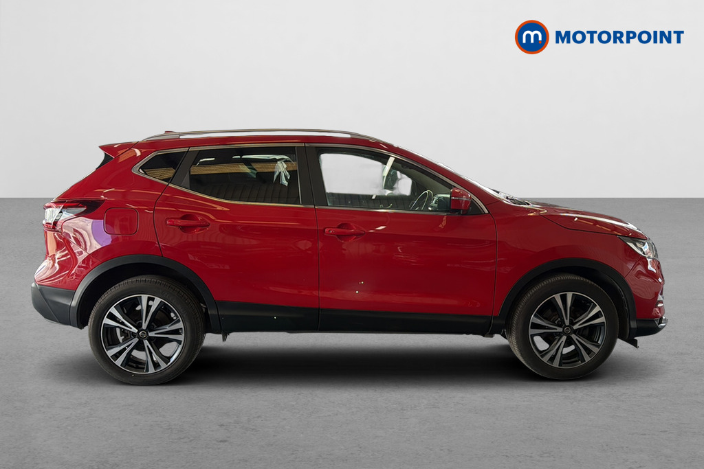 Nissan Qashqai N-Connecta Automatic Petrol SUV - Stock Number (1620646) - Passenger side