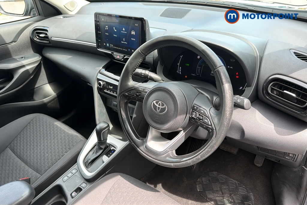 Toyota Yaris Cross Icon Automatic Petrol-Electric Hybrid Estate - Stock Number (1635360) - 1st supplementary image