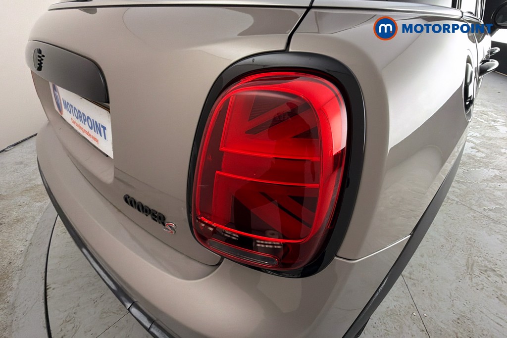 Mini Hatchback Cooper S Exclusive Automatic Petrol Hatchback - Stock Number (1635945) - 38th supplementary image