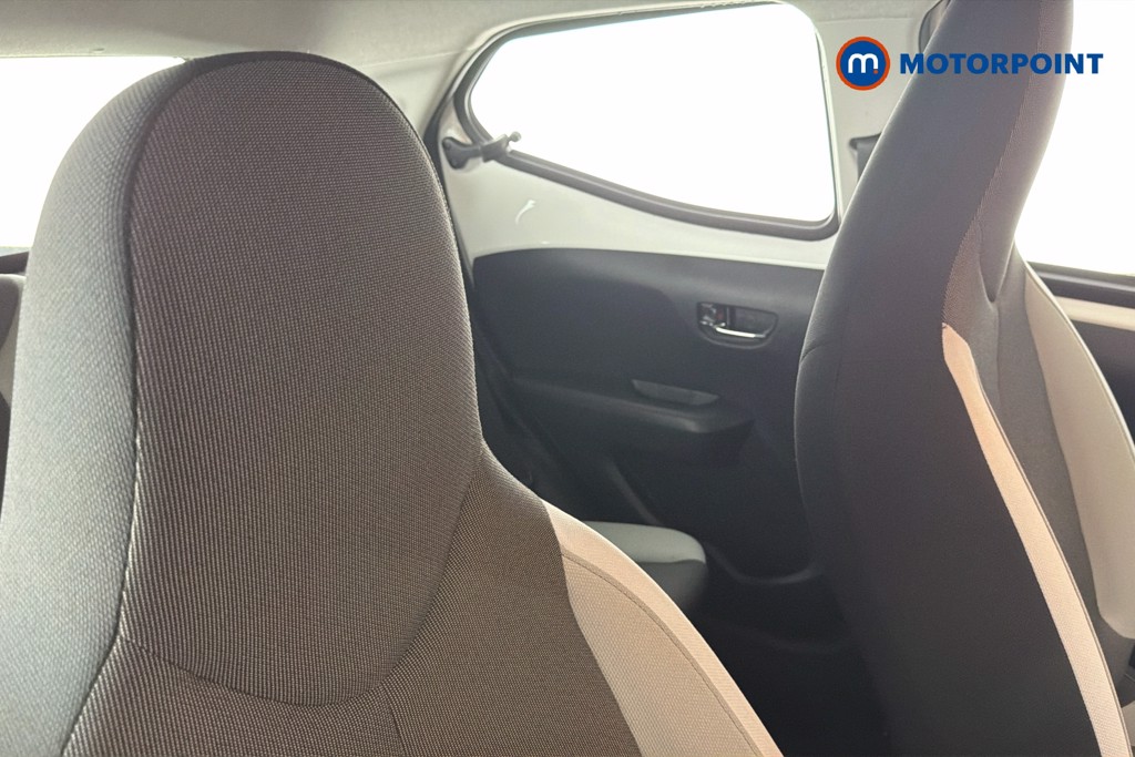 Toyota Aygo X-Play Manual Petrol Hatchback - Stock Number (1636610) - 23rd supplementary image