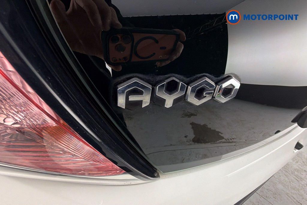 Toyota Aygo X-Play Manual Petrol Hatchback - Stock Number (1636610) - 36th supplementary image