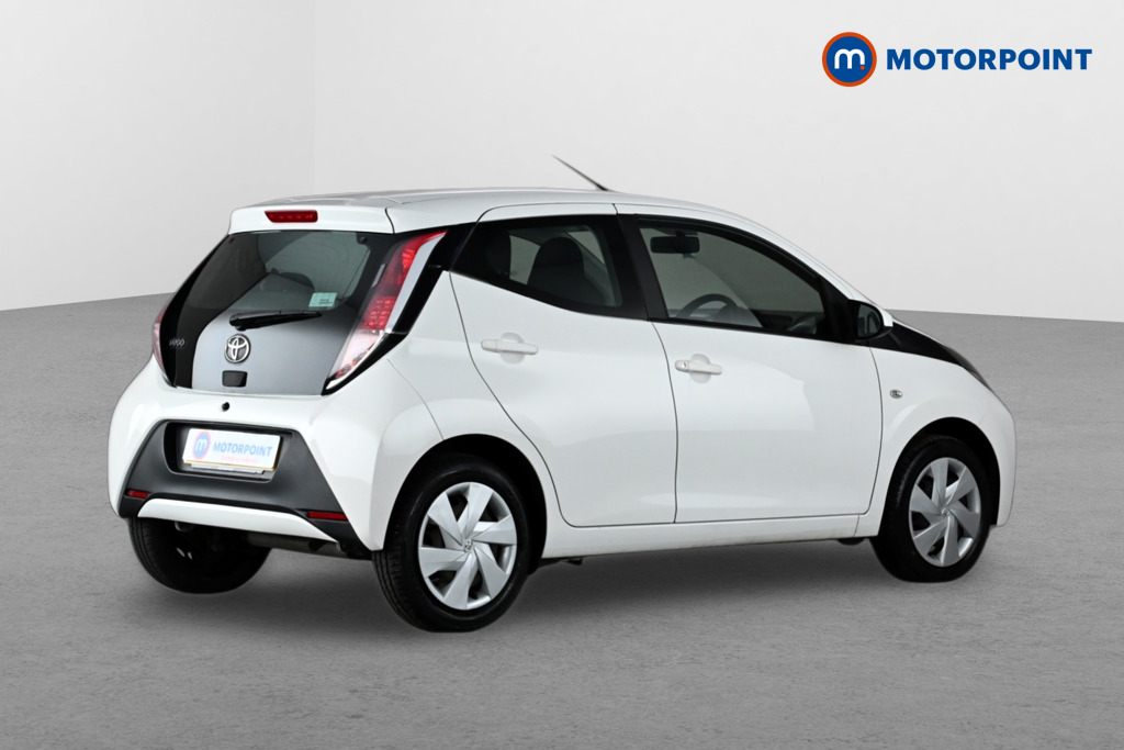 Toyota Aygo X-Play Manual Petrol Hatchback - Stock Number (1636610) - Drivers side rear corner