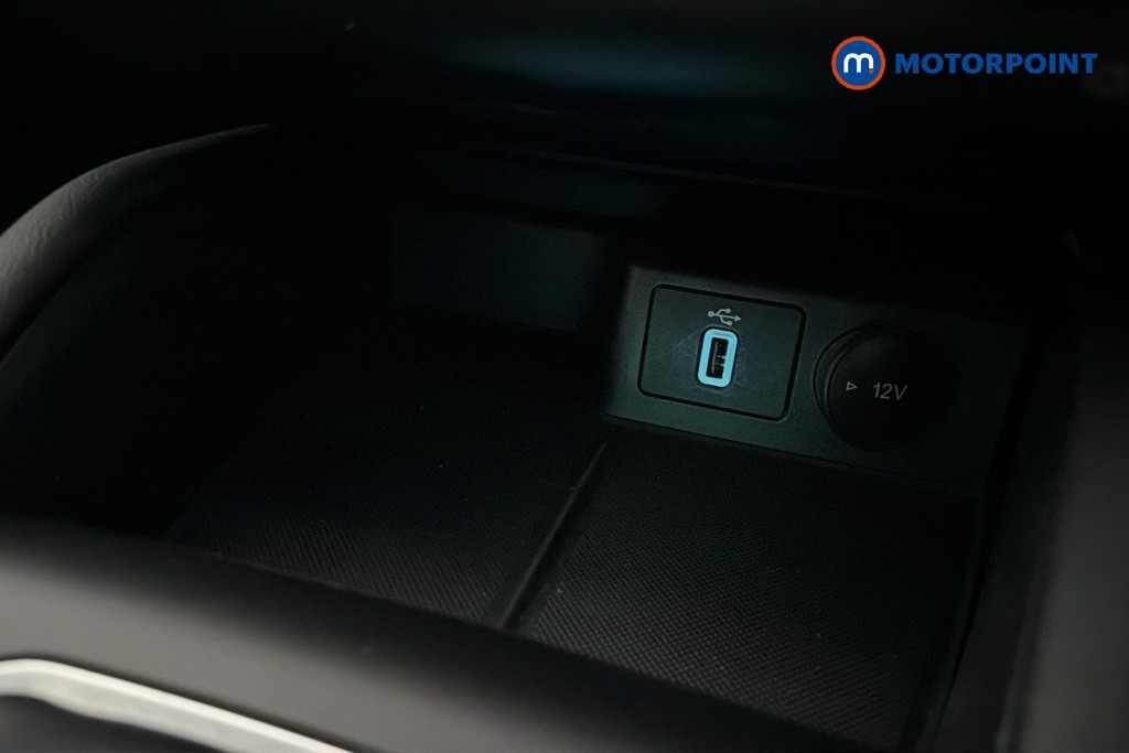 Ford Focus Titanium Manual Petrol Hatchback - Stock Number (1640470) - 17th supplementary image