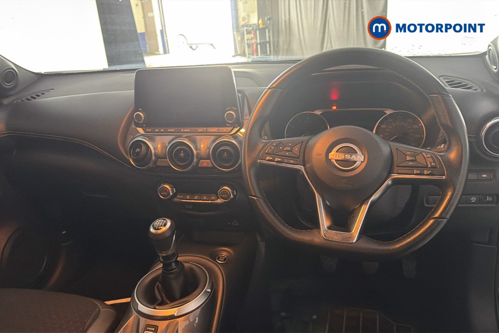 Nissan Juke N-Connecta Manual Petrol SUV - Stock Number (1642359) - 2nd supplementary image