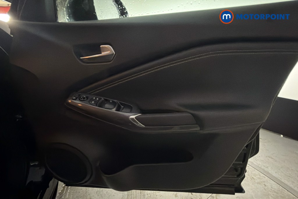 Nissan Juke N-Connecta Manual Petrol SUV - Stock Number (1642359) - 19th supplementary image
