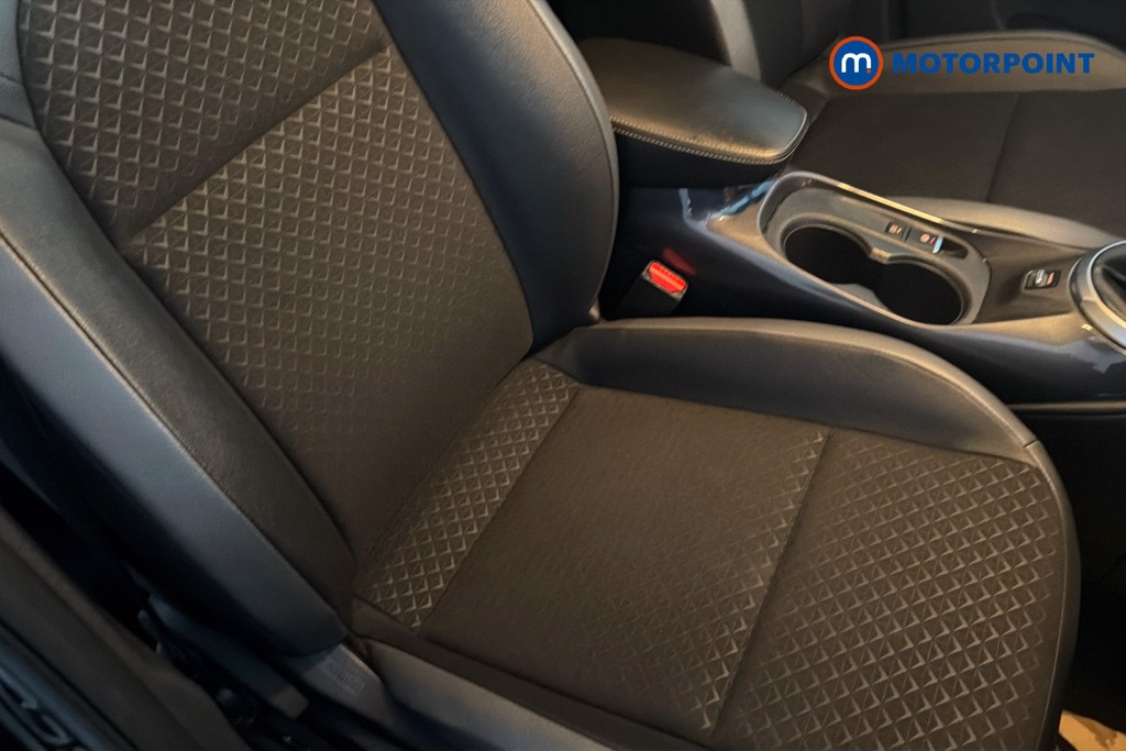 Nissan Juke N-Connecta Manual Petrol SUV - Stock Number (1642359) - 22nd supplementary image