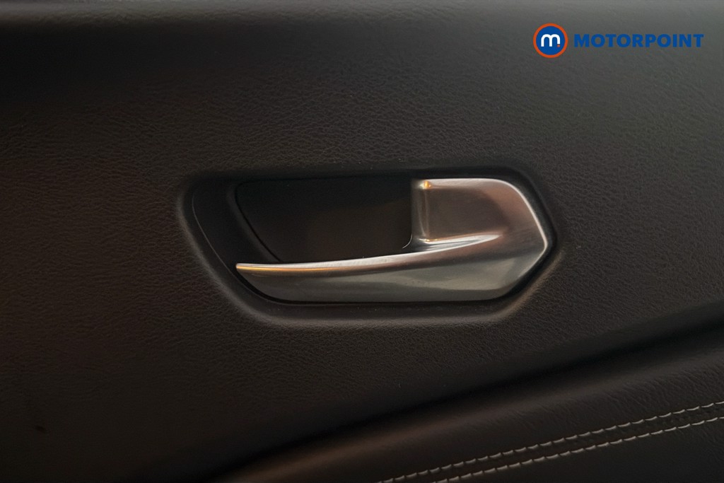 Nissan Juke N-Connecta Manual Petrol SUV - Stock Number (1642359) - 42nd supplementary image