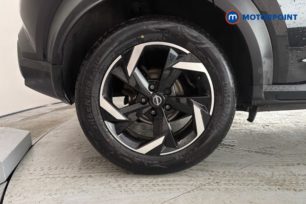 Nissan Juke N-Connecta Manual Petrol SUV - Stock Number (1642359) - 49th supplementary image