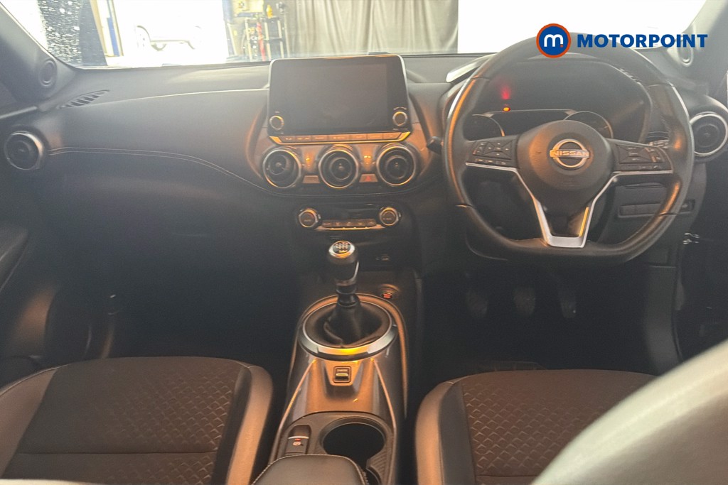 Nissan Juke N-Connecta Manual Petrol SUV - Stock Number (1642359) - 1st supplementary image