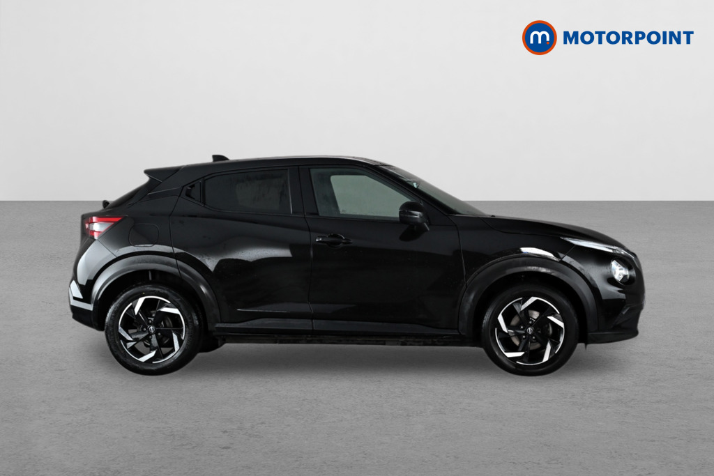 Nissan Juke N-Connecta Manual Petrol SUV - Stock Number (1642359) - Drivers side