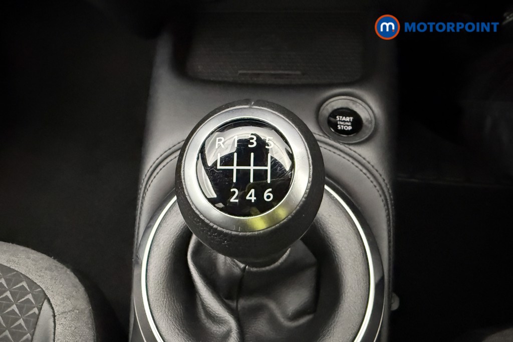 Nissan Juke N-Connecta Manual Petrol SUV - Stock Number (1642396) - 34th supplementary image