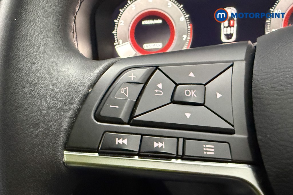 Nissan Juke N-Connecta Manual Petrol SUV - Stock Number (1642396) - 36th supplementary image