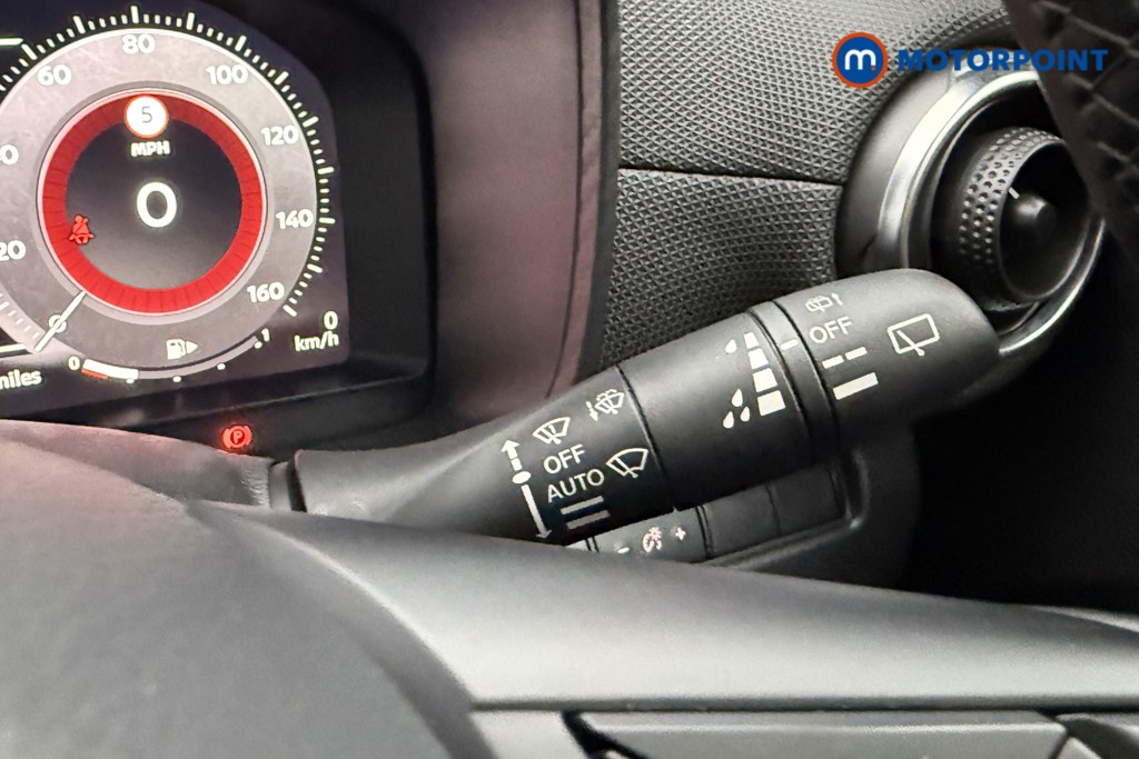 Nissan Juke N-Connecta Manual Petrol SUV - Stock Number (1642396) - 39th supplementary image