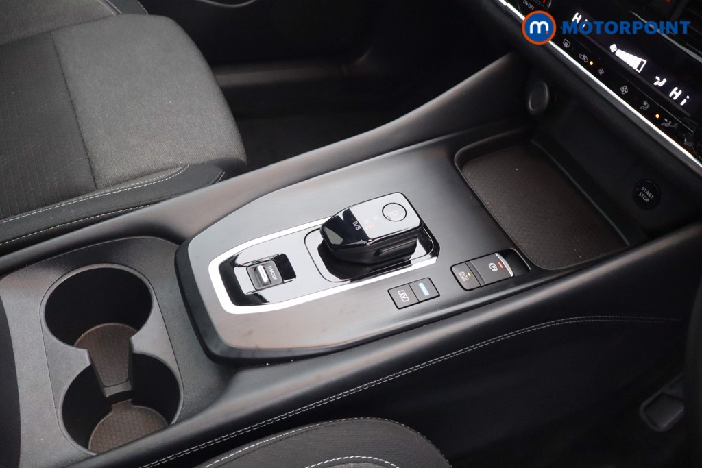 Nissan Qashqai N-Connecta Automatic Petrol-Electric Hybrid SUV - Stock Number (1644555) - 8th supplementary image