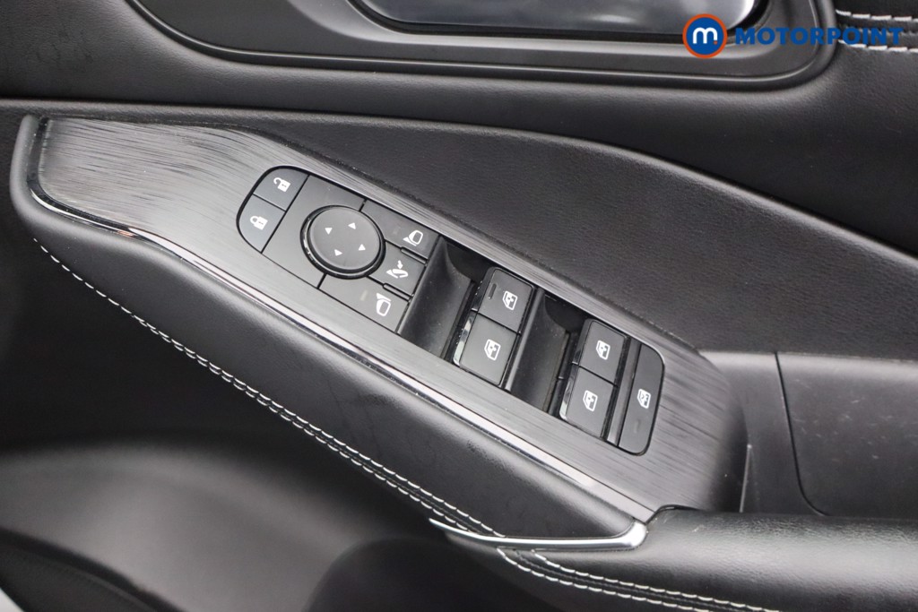 Nissan Qashqai N-Connecta Automatic Petrol-Electric Hybrid SUV - Stock Number (1644555) - 10th supplementary image