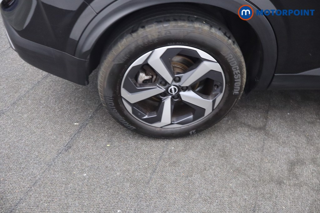 Nissan Qashqai N-Connecta Automatic Petrol-Electric Hybrid SUV - Stock Number (1644555) - 19th supplementary image