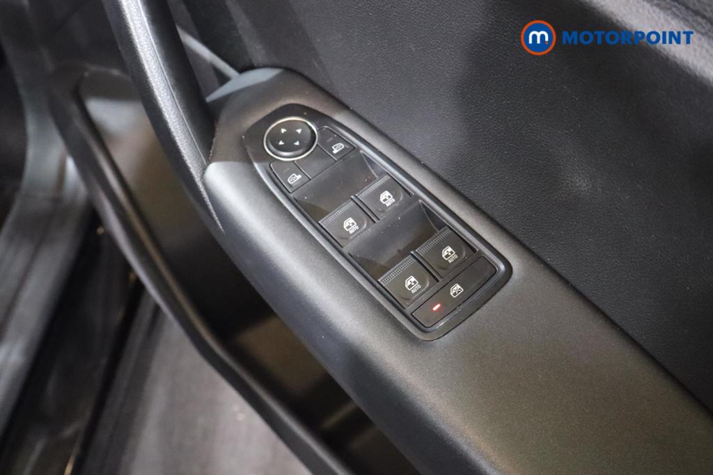 Renault Captur Engineered Automatic Petrol-Electric Hybrid SUV - Stock Number (1644566) - 10th supplementary image