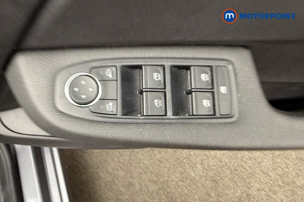 Renault Clio Evolution Manual Petrol Hatchback - Stock Number (1644572) - 17th supplementary image
