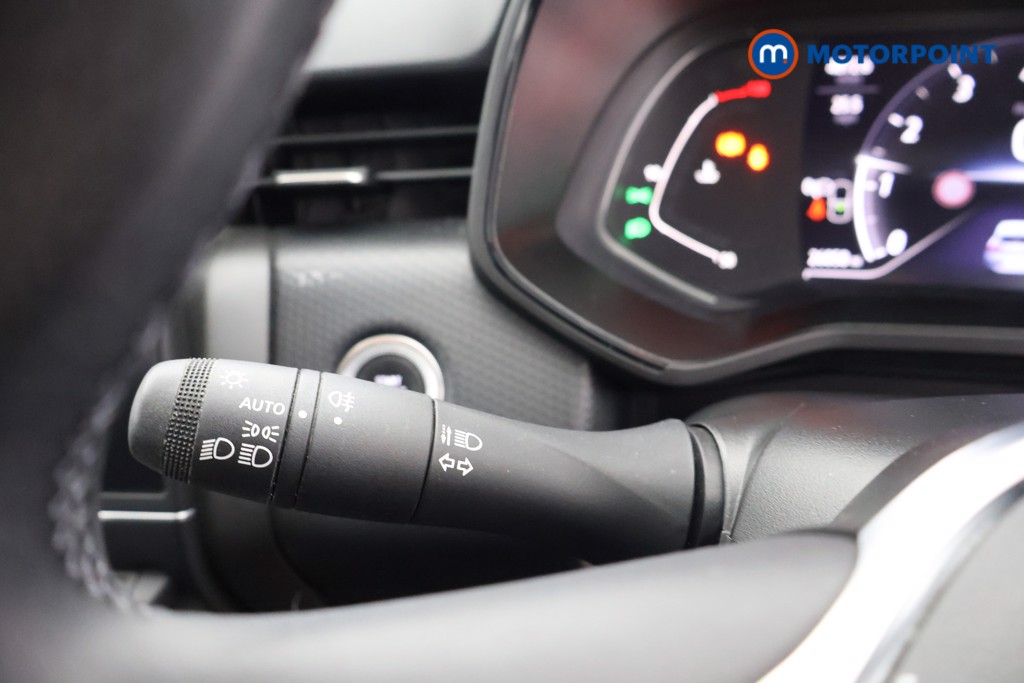 Renault Clio Evolution Manual Petrol Hatchback - Stock Number (1644593) - 5th supplementary image