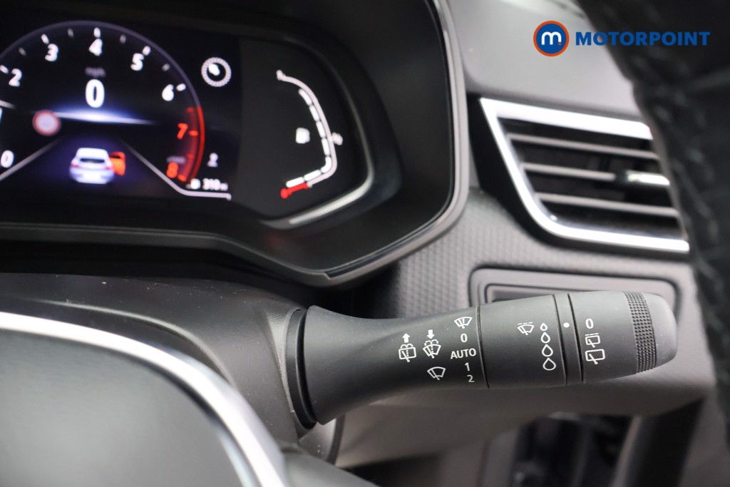 Renault Clio Evolution Manual Petrol Hatchback - Stock Number (1644593) - 6th supplementary image